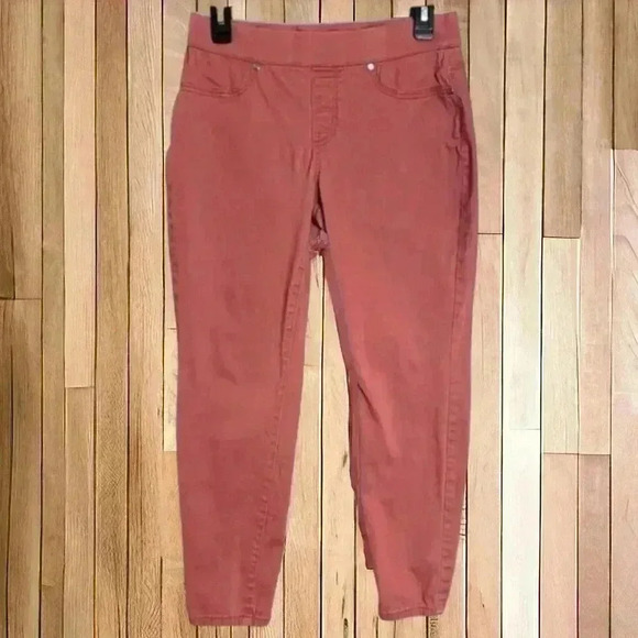 New Directions Size 8 Regular Pink Pull-On Skinny Jeans in Excellent Condition - Picture 1 of 2